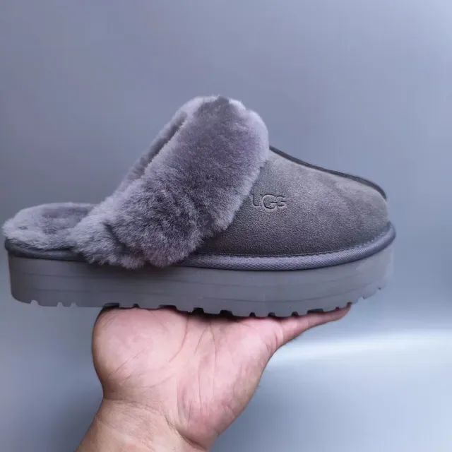 UGG Tasman ধূসর সুয়েড শিয়ারলিং লাইন্ড প্ল্যাটফর্ম স্লিপার্স 6