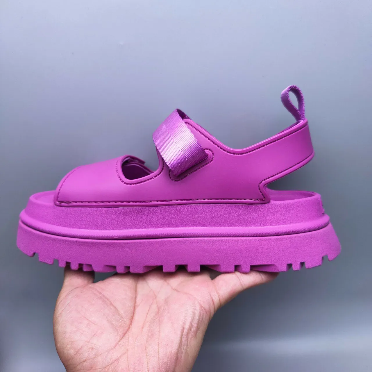UGG Tasman Magenta Chunky Platform Casual Sandals 7
