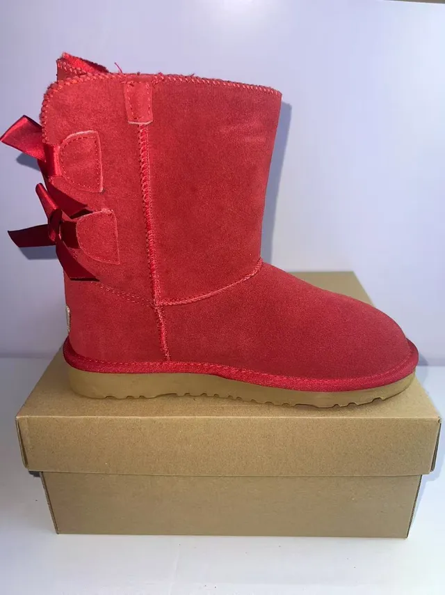UGG Tasman Bottes de Neige Rouge Beige avec empeigne imitant le suède, ruban de satin lacets croisés 3