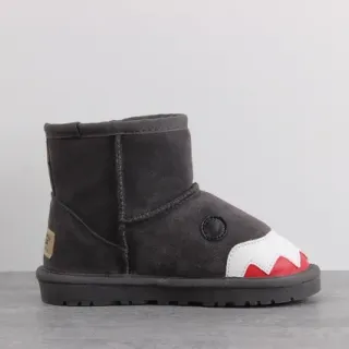 UGG Tasman Botas de Nieve con Gráfico de Dientes de Tiburón