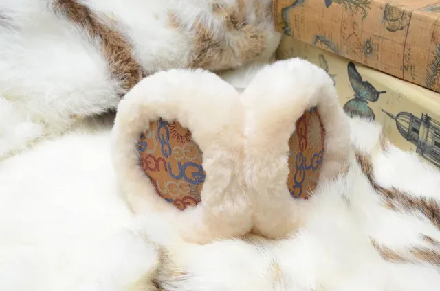 UGG Tasman Shearling Ear Warmers Multicolor Beanie 23