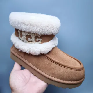 UGG Tasman Tan Shearling-Cuffed Snow Boot