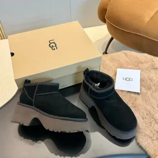 UGG Ultra Mini Black Gray Platform Sole Suede Upper Snow Boots