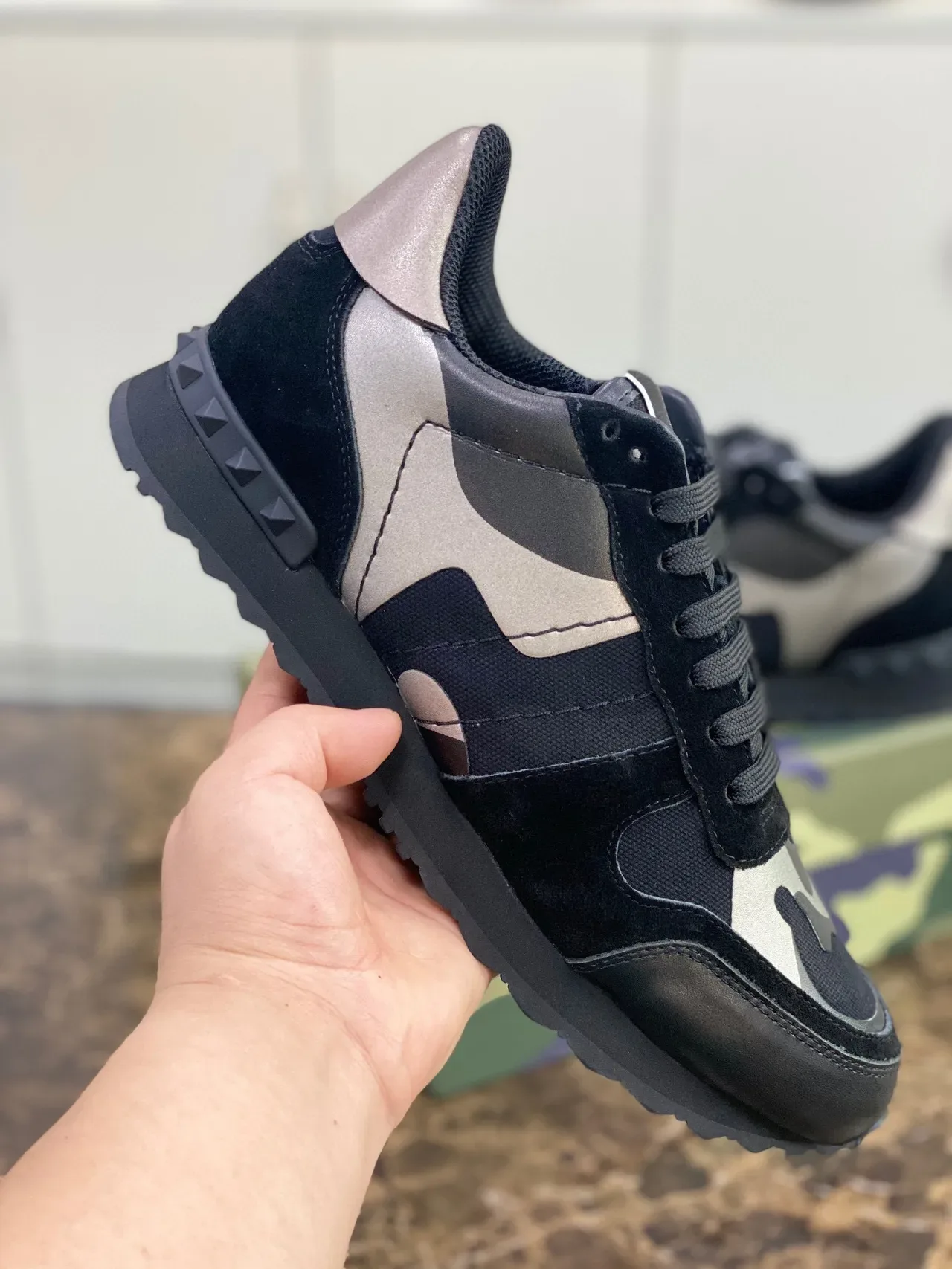 Valentino Chaussures Lifestyle Noir Argent Camo-Paneled avec Tacón Studded 5