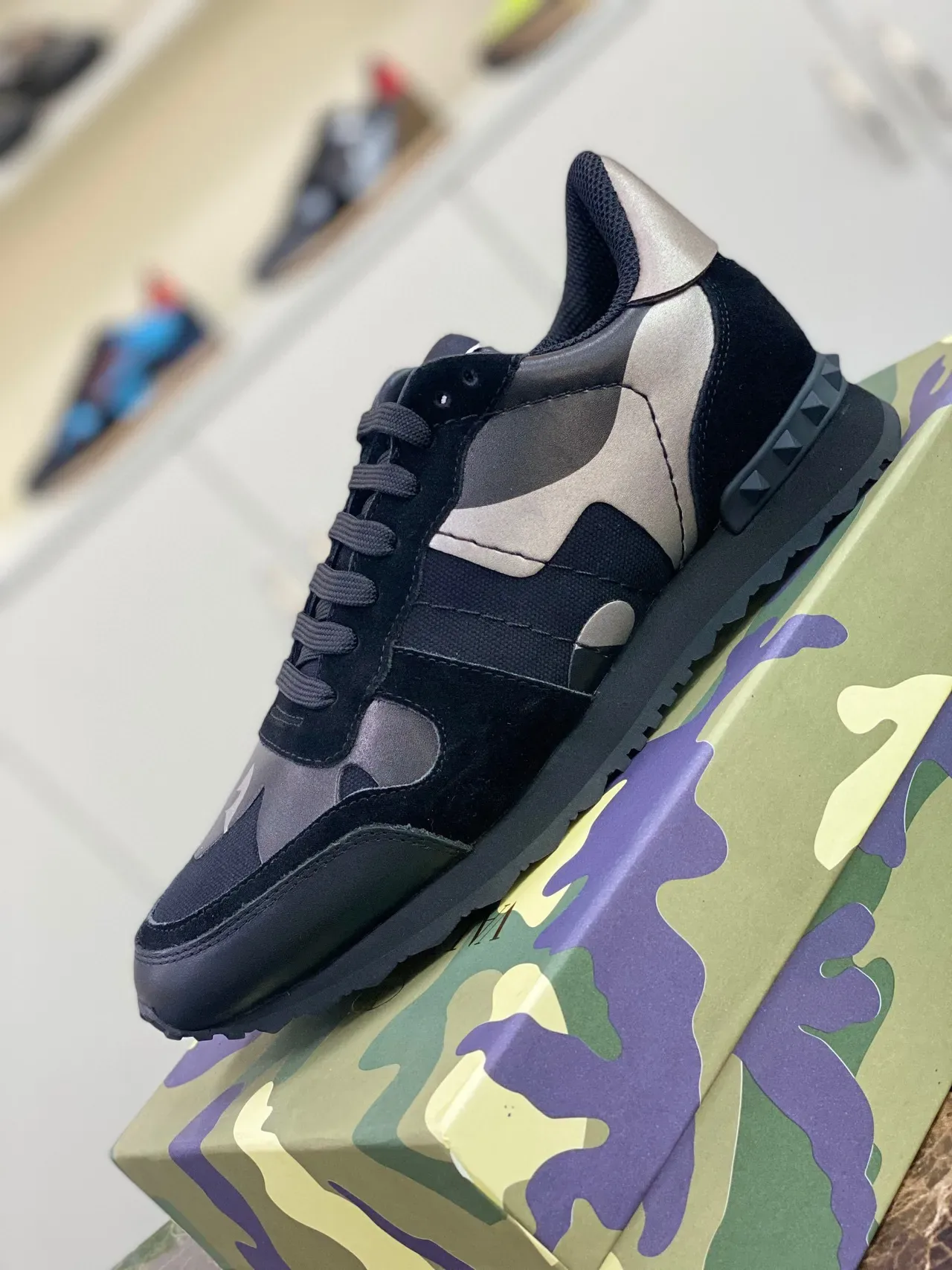 Valentino Chaussures Lifestyle Noir Argent Camo-Paneled avec Tacón Studded 6