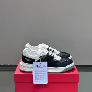 Valentino Negro Blanco Material Mixto Superior Paneles de Malla Perforados Zapatillas Gruesas