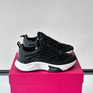 Valentino Rockstud Negro Blanco Suela Plataforma Gruesa Malla Y Cobertura Sintética Construcción Sneakers Lifestyle