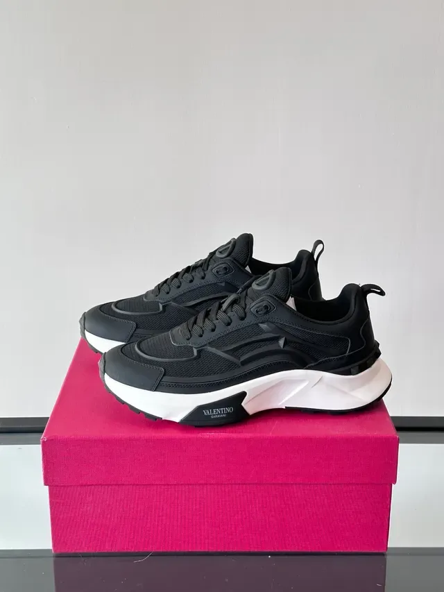 Valentino Rockstud Noir Blanc Semelle Plateforme Épaisse Maille Et Superposition Synthétique Construction Sneakers Lifestyle 5