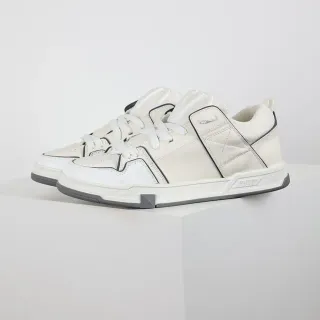 Valentino Rockstud حذاء أسلوب حياة أبيض مبطن