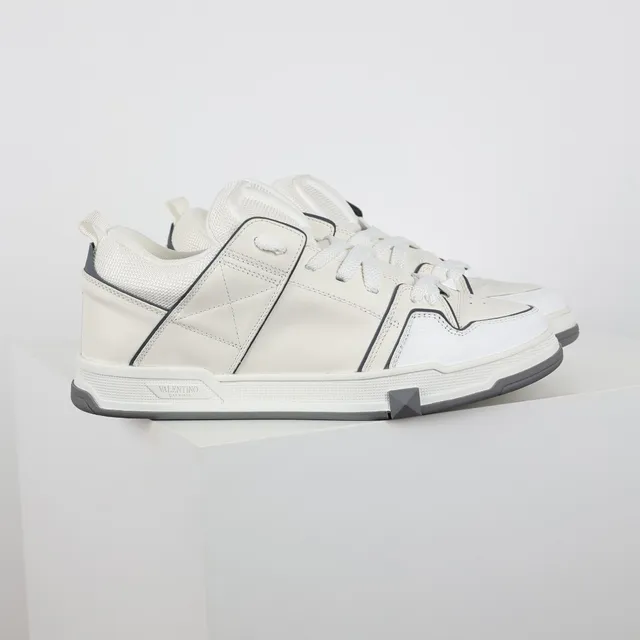 Valentino Rockstud Quilted White Lifestyle Sneakers 3