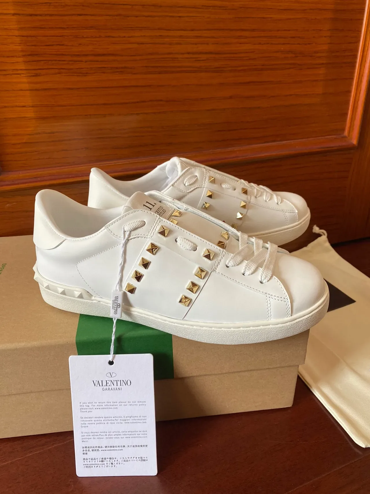 Valentino Rockstud 白色皮革铆钉生活方式运动鞋 3