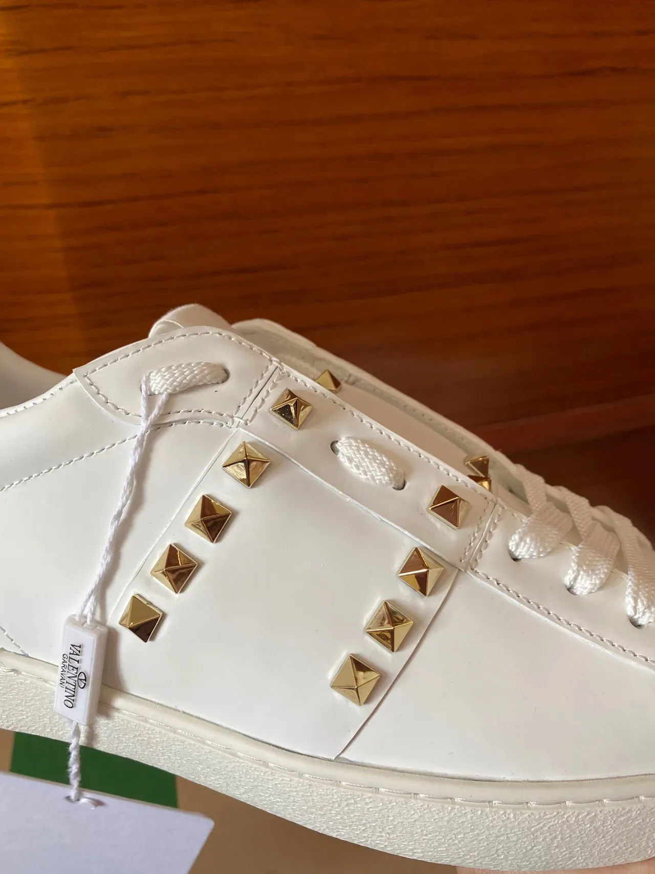 Valentino Rockstud 白色皮革铆钉生活方式运动鞋 5