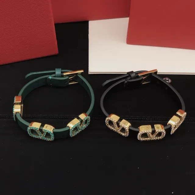 Valentino VLogo Bracelet en Cuir Noir orné de Cristaux 2