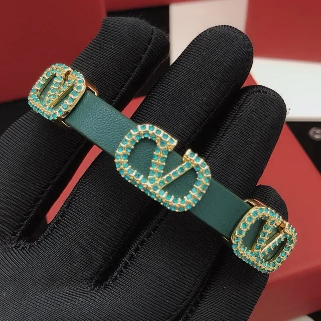 Valentino VLogo Bracelet en Cuir Noir orné de Cristaux 3