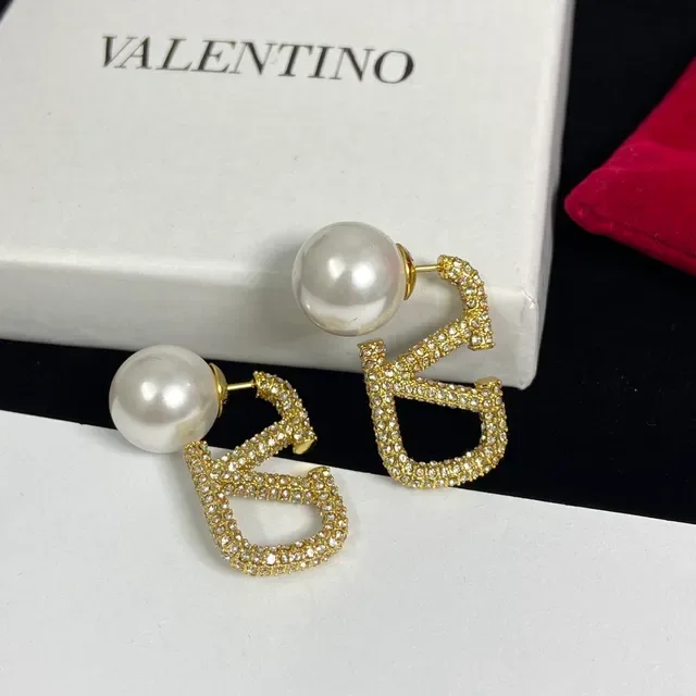 Valentino VLTN Boucles d'oreilles Perles et Cristal Pavé V-Motif 3