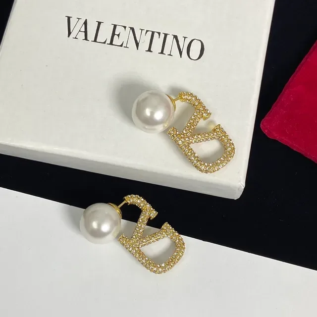 Valentino VLTN Boucles d'oreilles Perles et Cristal Pavé V-Motif 4