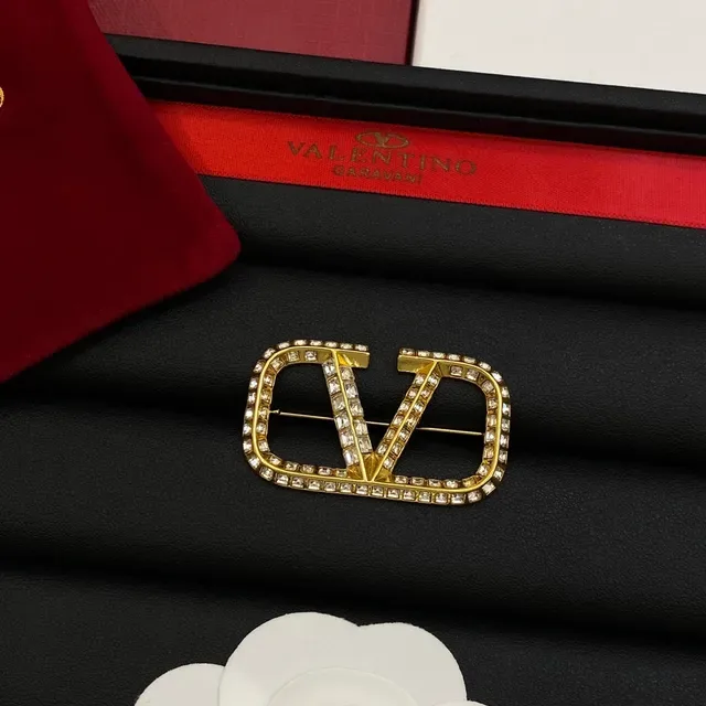 Broche Valentino VLTN Argent Or Motif Cristal Pavé 4