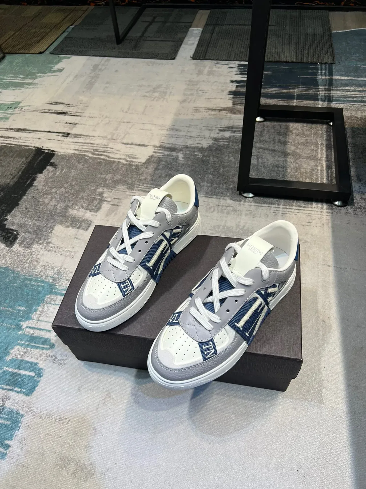 Valentino VLTN Gris Blanc Bleu Lifestyle Sneakers 5