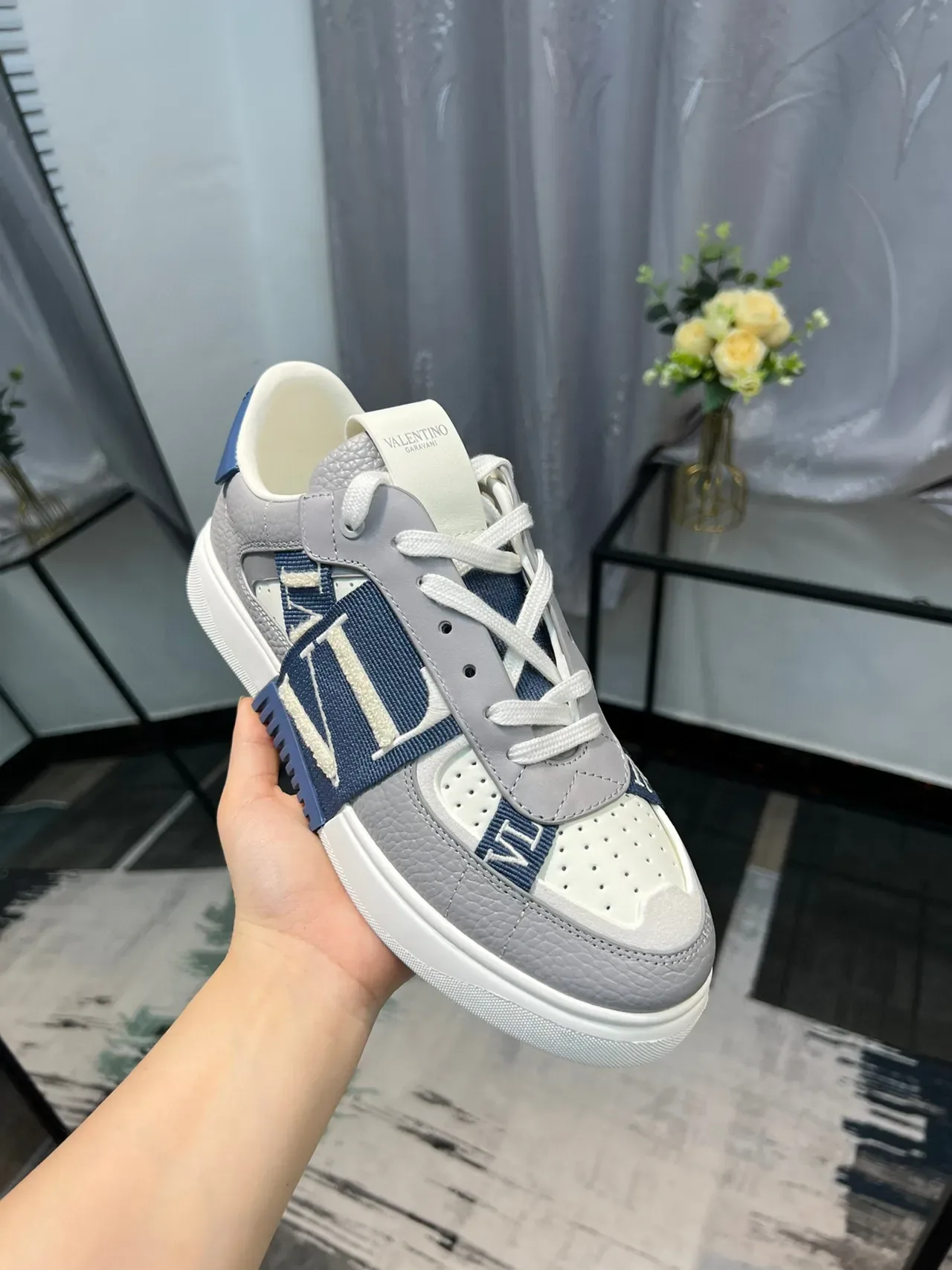 Valentino VLTN Gris Blanc Bleu Lifestyle Sneakers 6