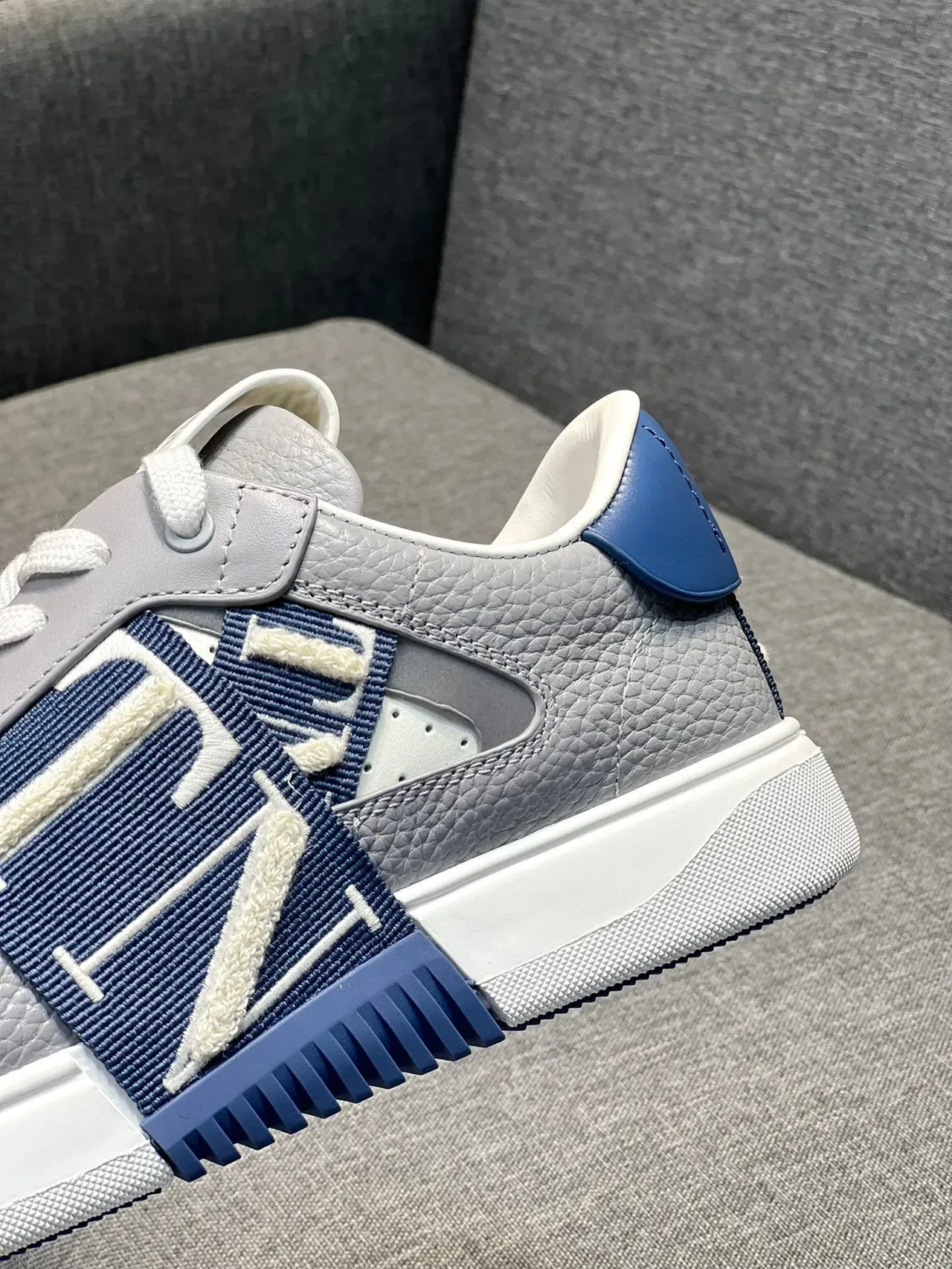 Valentino VLTN Gris Blanc Bleu Lifestyle Sneakers 8