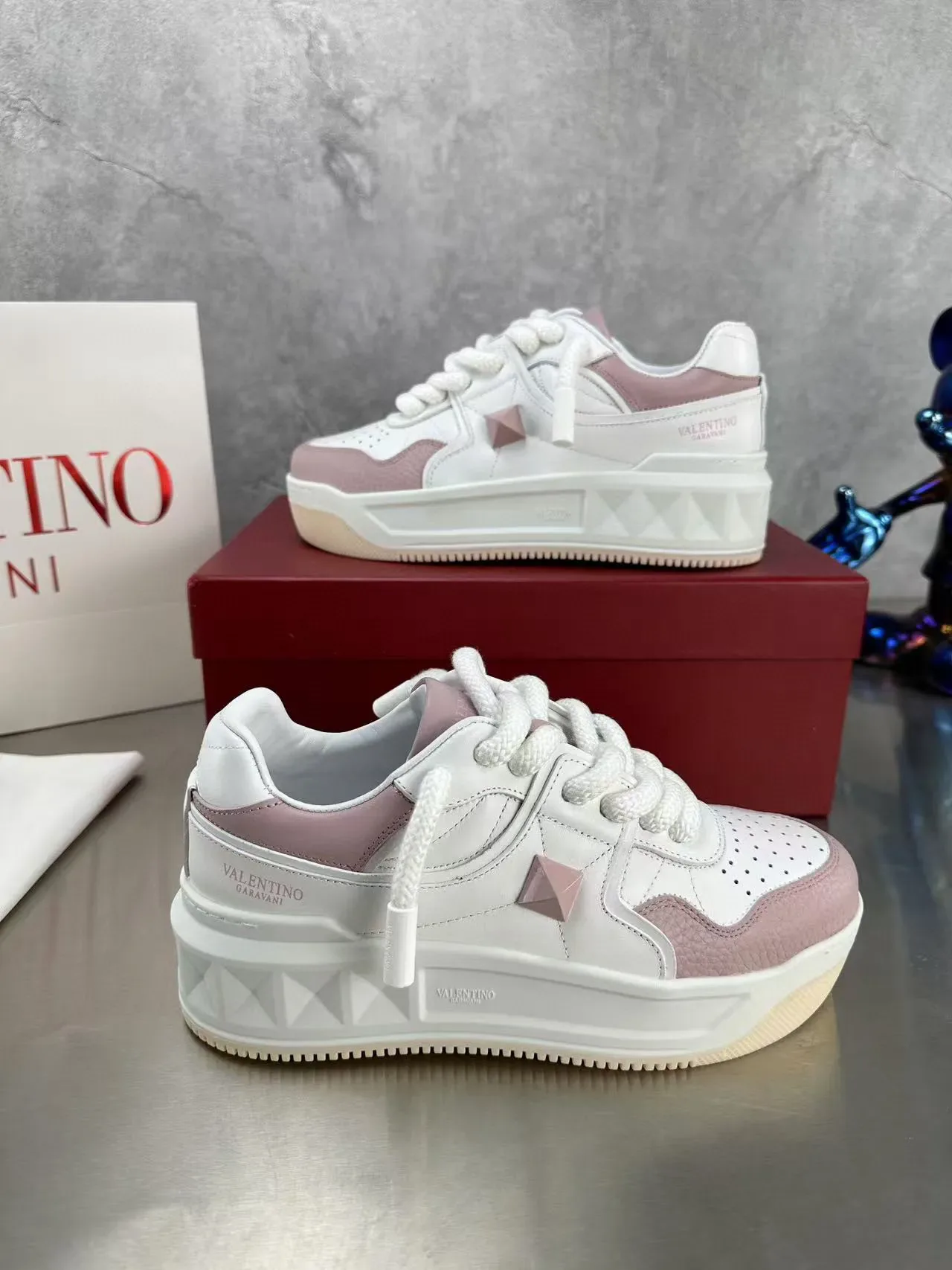 فالنتينو أبيض وردي منصة كعب مثقوب أصابع أحذية رياضية أسلوب حياة 5