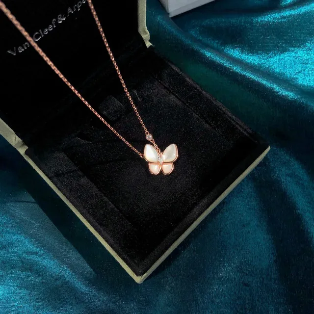 Van Cleef & Arpels Papillon Borboleta Madrepérola e Diamante Colar 2