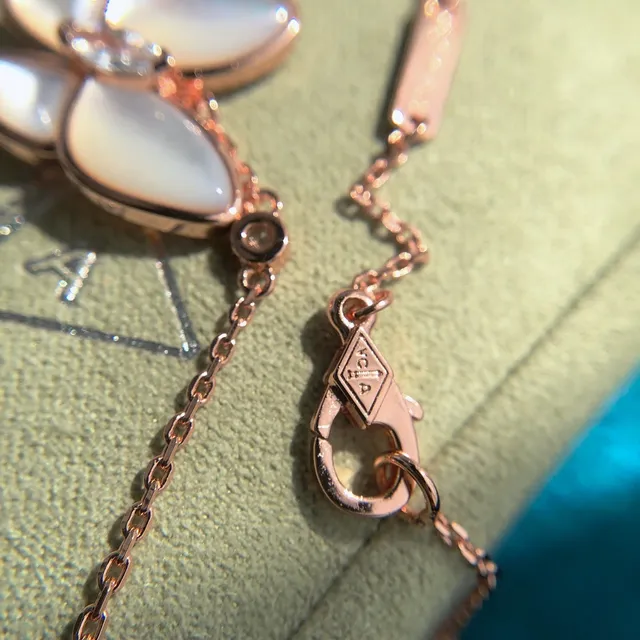 Van Cleef & Arpels Papillon Borboleta Madrepérola e Diamante Colar 5