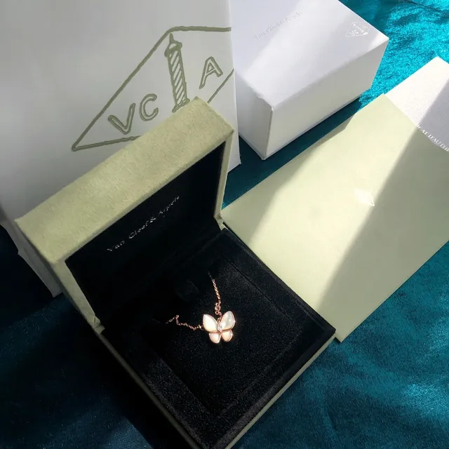 Van Cleef & Arpels Papillon Borboleta Madrepérola e Diamante Colar 9