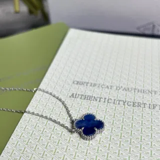 Van Cleef & Arpels Alhambra البرسيم ذو الأربع أوراق حجر أزرق قلادة