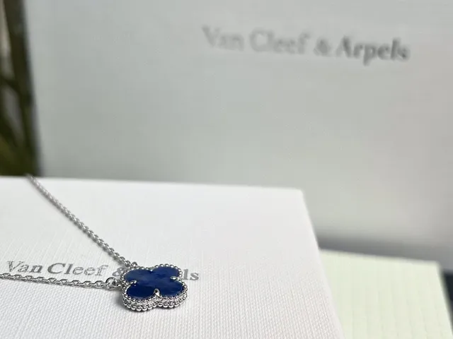 Van Cleef & Arpels Alhambra Four-Leaf Clover Blue Stone Necklace 4