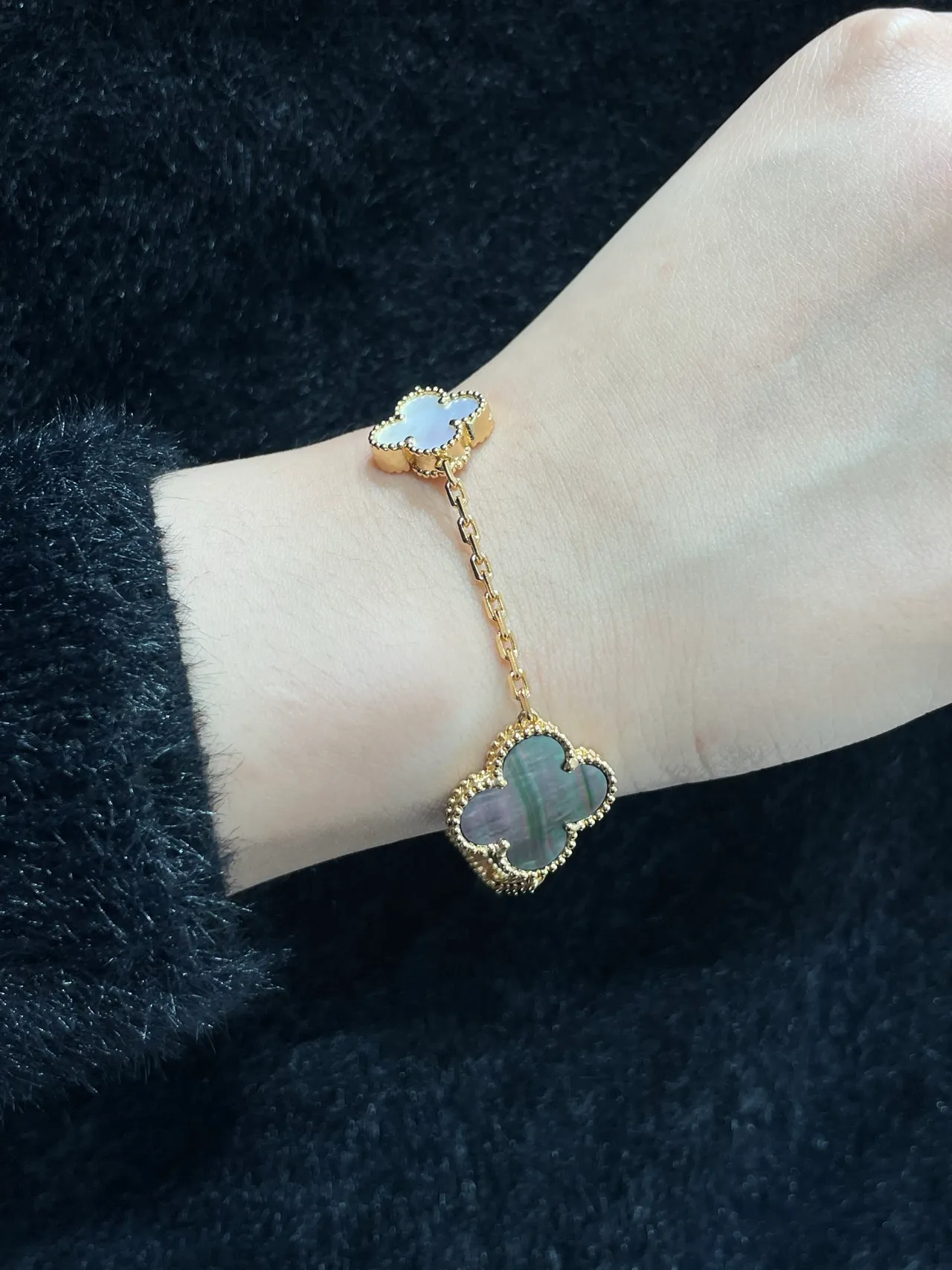 Van Cleef & Arpels Alhambra Chaîne or blanc motifs quatrefoil bracelet 8