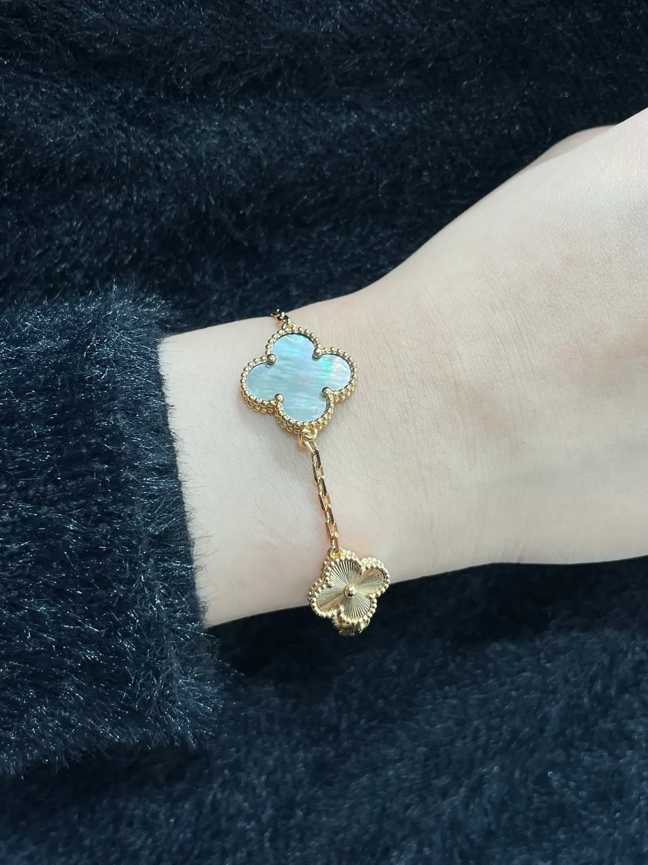 Van Cleef & Arpels Alhambra Chaîne or blanc motifs quatrefoil bracelet 9