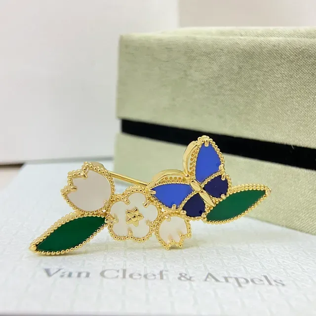 Van Cleef & Arpels Broche Florale et Papillon en Émail et Nacre 2