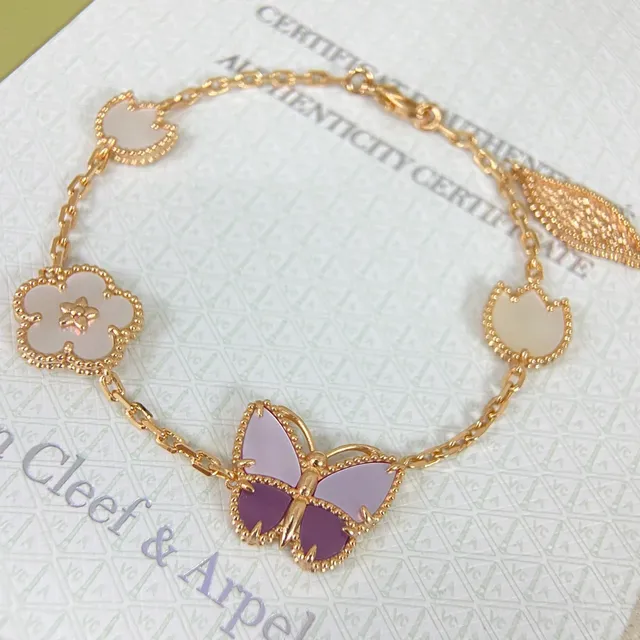 Van Cleef & Arpels Sweet Alhambra Motif Papillon Bracelet en Or 2