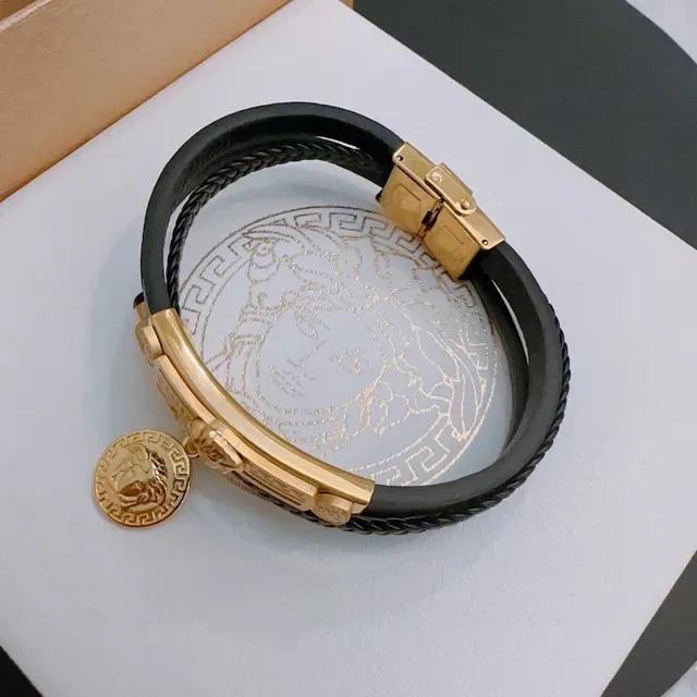 Versace Bracelet en Cuir Tressé Noir et Or Métallique 4