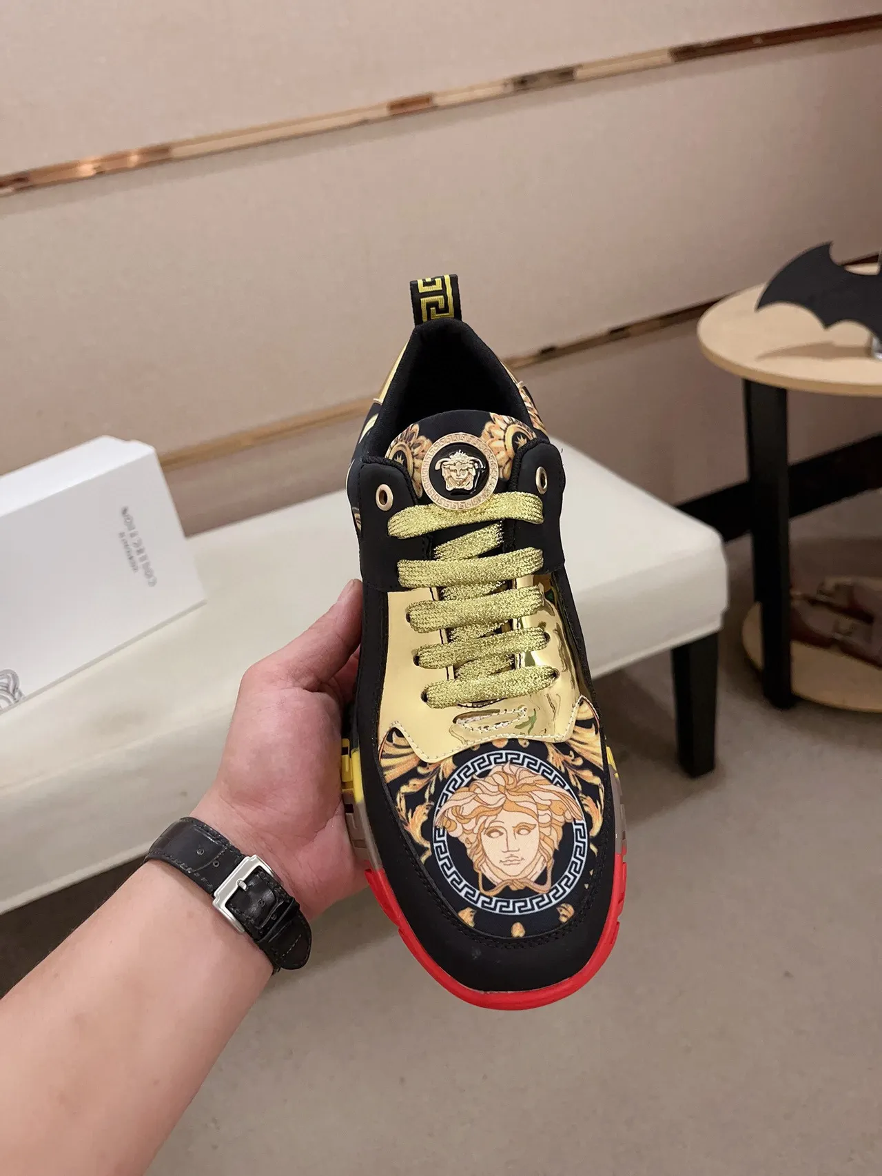Versace Chain Reaction الطباعة الباروكية Medusa Lifestyle Sneakers 2