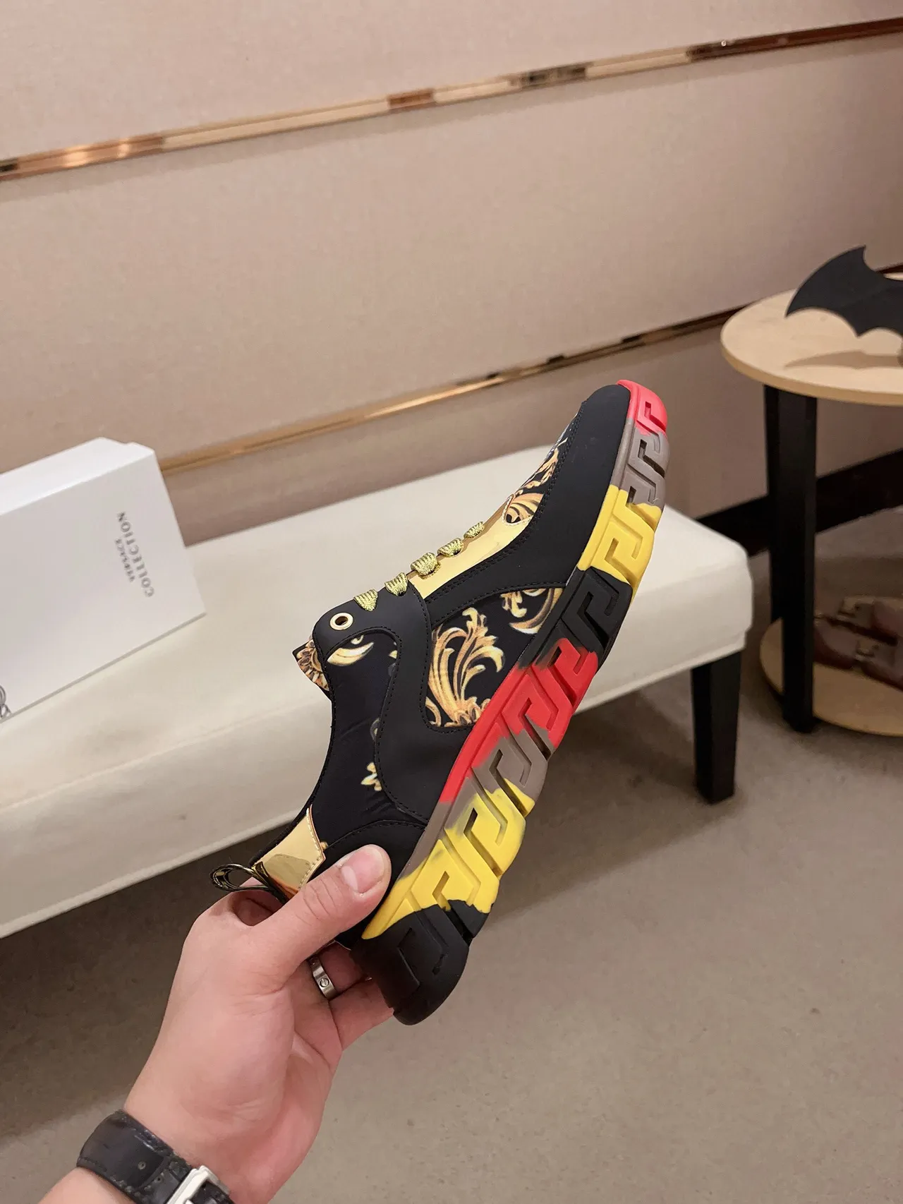 Versace Chain Reaction الطباعة الباروكية Medusa Lifestyle Sneakers 5