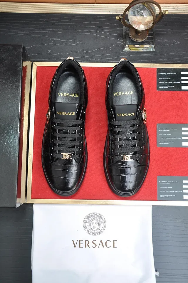 Versace Chain Reaction Black Croc-Embossed Medusa Lifestyle Sneakers 9