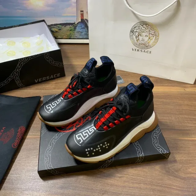 Versace Chain Reaction Sneakers noires semelle rouge Motif Greca Key Chunky 7