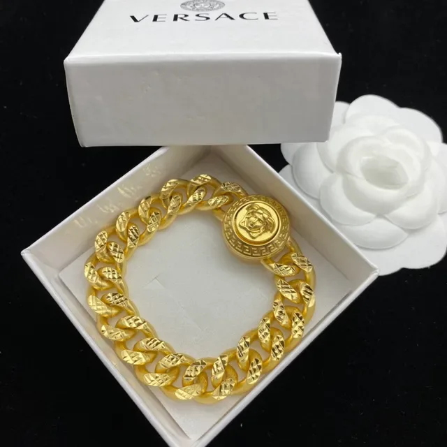 Colar Versace Chain Reaction Medusa Curb Chain de Ouro 3