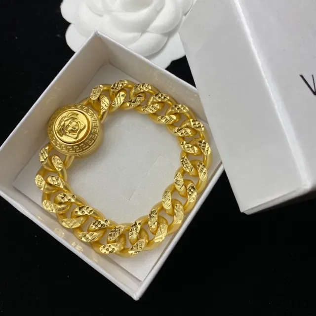 Colar Versace Chain Reaction Medusa Curb Chain de Ouro 8