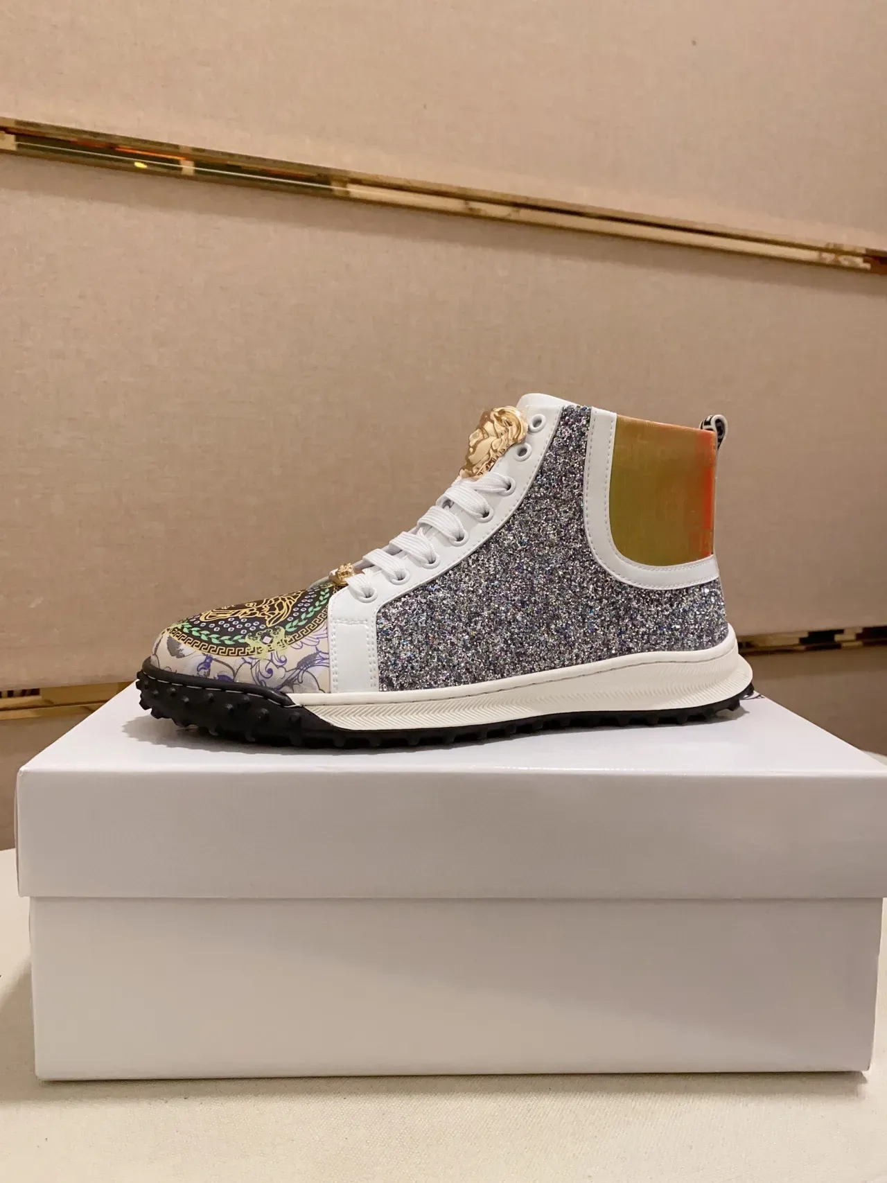 Versace Chain Reaction Multicolore Argent Chaussures Lifestyle à Talon Haut avec Panneaux Scintillants 1