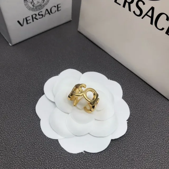 Versace 黄金 字母图案 抛光金属戒指 2