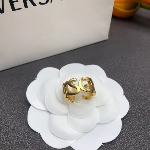 Versace 黄金 字母图案 抛光金属戒指 4