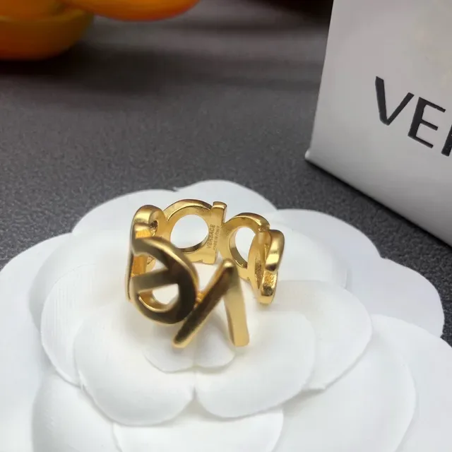 Versace 黄金 字母图案 抛光金属戒指 6