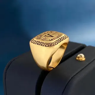 Versace 黄金 Signet-Style 刻字 Greca 边框 戒指