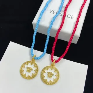 Versace Medusa Coin Azul y Rojo Cadena de Cuentas Colgante Circular Collar