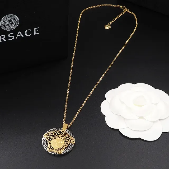 قلادة Versace Medusa ذهب فضة رأس مفتوح إطار مفتاح يوناني 8
