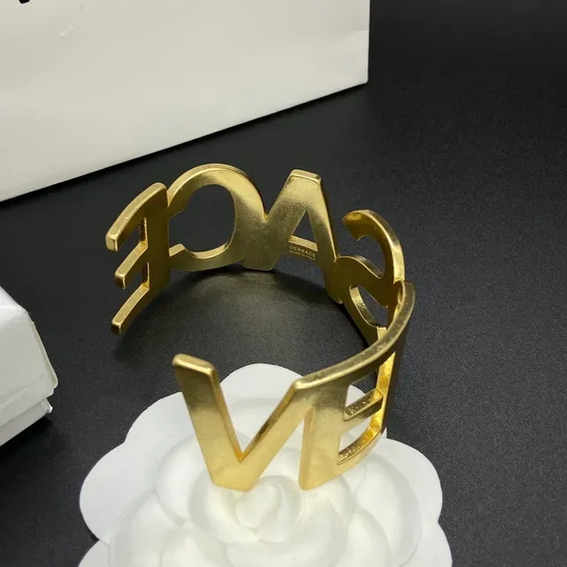 Bracelet Versace Odissea Bold Lettering Doré 2