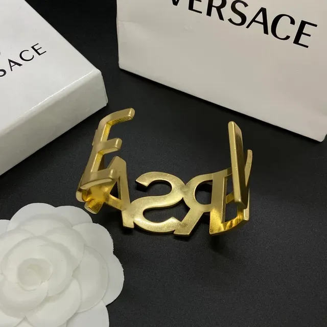 Bracelet Versace Odissea Bold Lettering Doré 5